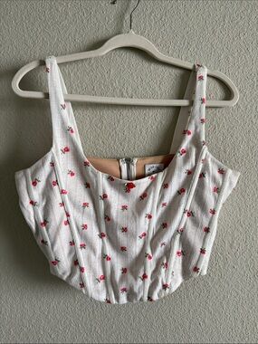 With Jean White Floral Cropped Tank Top with Red Rose Print